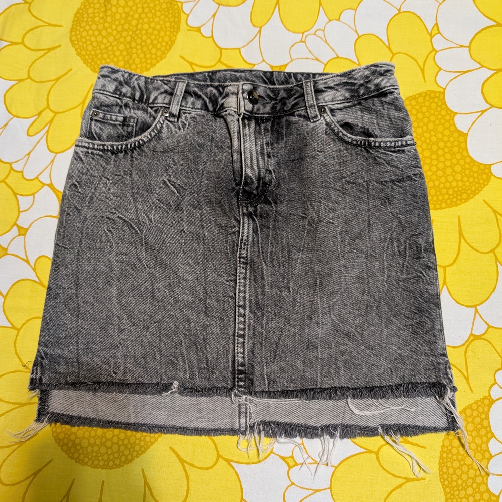 H&M Gray Mini Pencil Skirt Casual